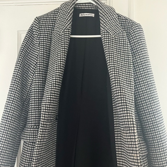Reformation S coat in black and white houndstooth. Great condition! - Picture 10 of 11